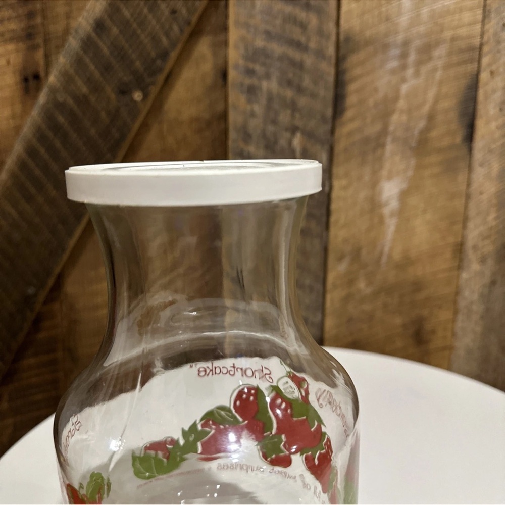 Vintage 1980s Strawberry Shortcake Juice Carafe 9" With Lid American Greetings - Picture 9 of 11